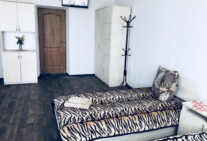 تختخواب در اتاق مشترک, Hostel Marichka