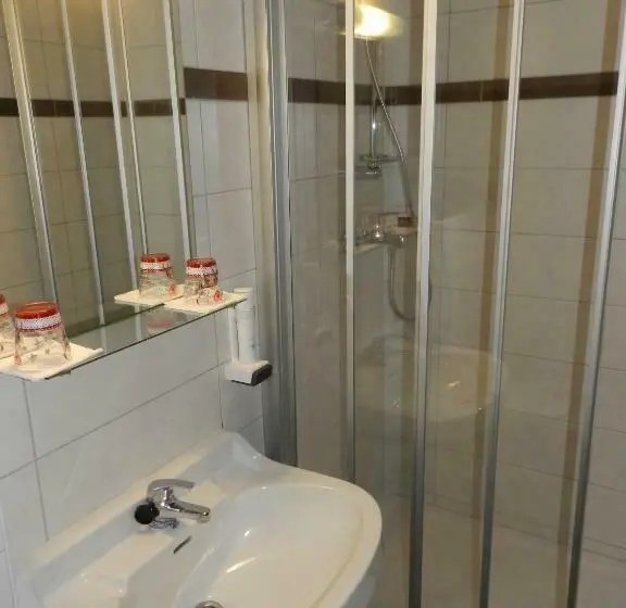 スタンダードルーム, Locus Malontina