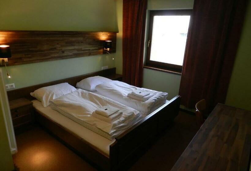 חדר סטנדרט, Locus Malontina