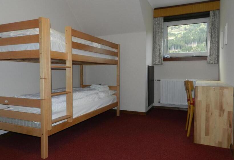 חדר משפחתי, Locus Malontina