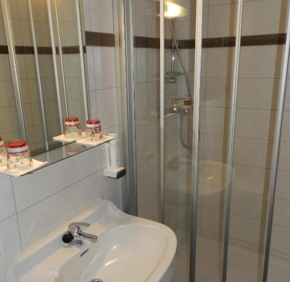 חדר אקונומי, Locus Malontina