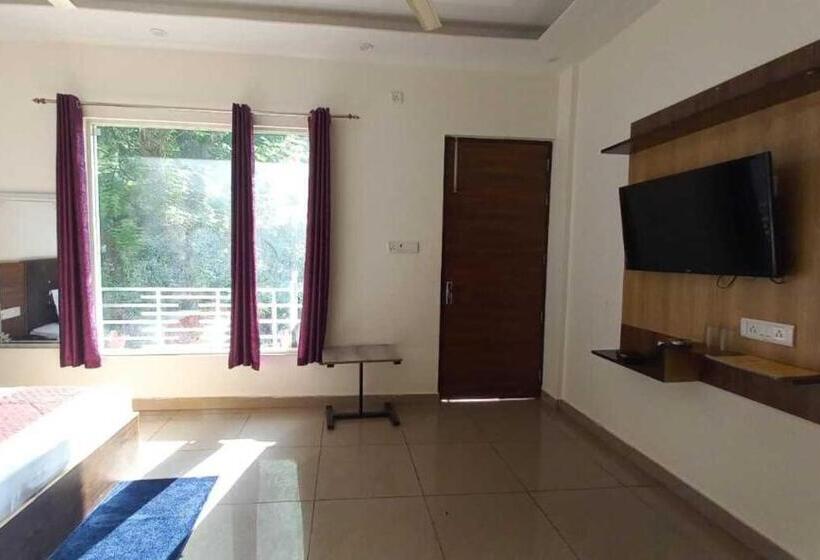 Стандартный Номер Кровать Кинг, Sunny Pines Resort