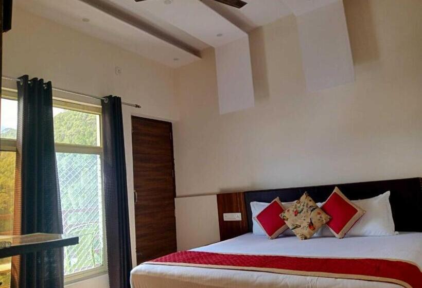 스탠다드 룸 킹사이즈 침대, Sunny Pines Resort