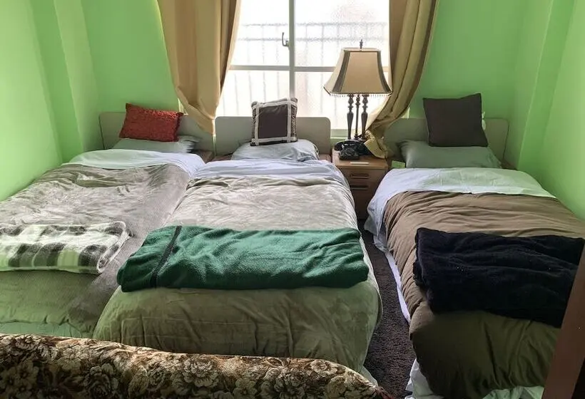 エコノミートリプルルーム, Guest House Koza Gate2