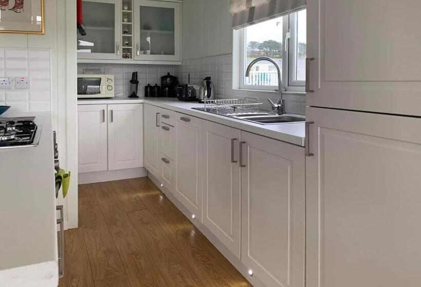 Дом 4 Спальни, Praa Sands Holiday Park