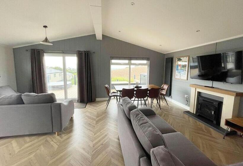 Дом 4 Спальни, Praa Sands Holiday Park