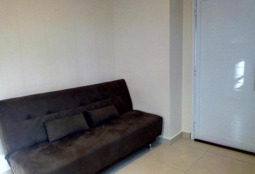 דירת חדר בקומת קרקע, Vila Caluca