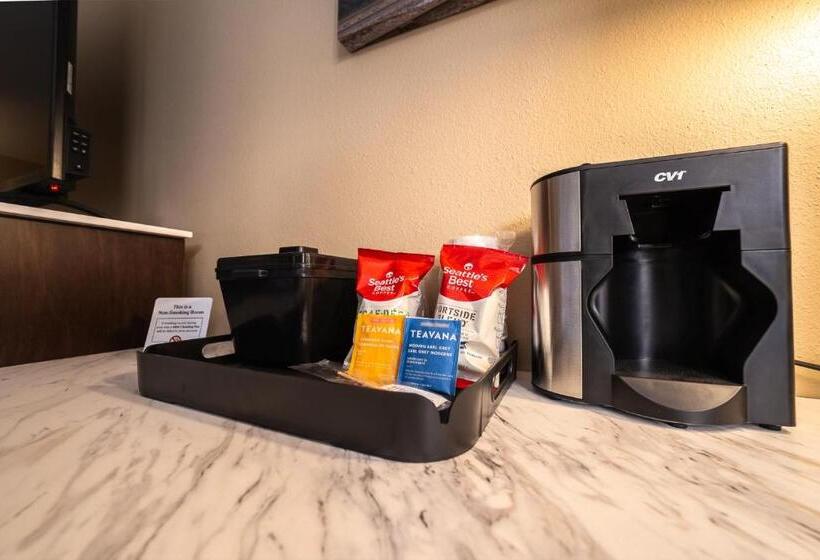 스탠다드 스튜디오 킹침대, Cobblestone Inn & Suites  Trenton