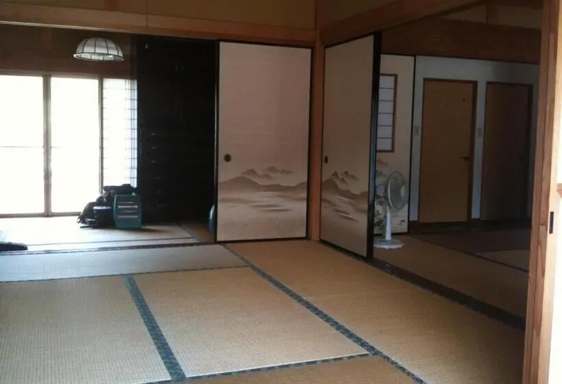 スタンダード４人部屋, Guest House Warabi