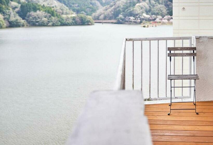 Suite with lake view, Kameyama Onsen