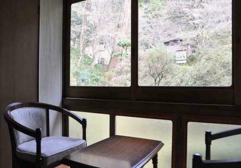 חדר סטנדרט לארבעה, Shokinkan