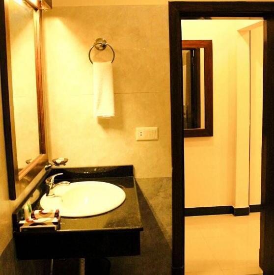 اتاق لوکس, One Dg Khan