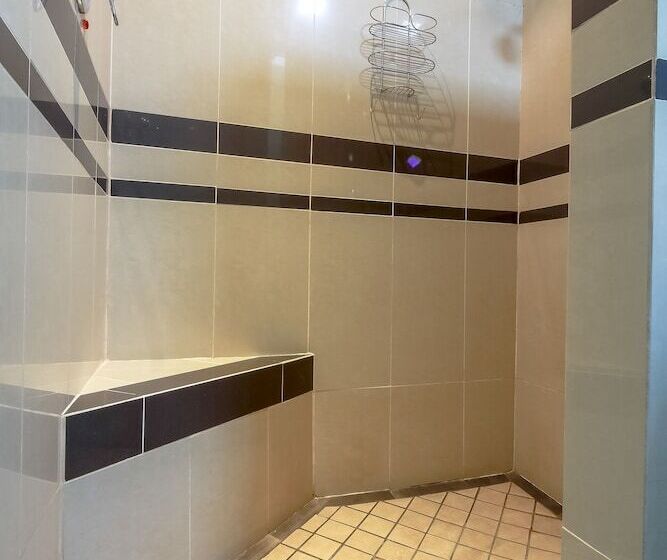 デラックスルーム, Caesars Guesthouse & Conference Centre