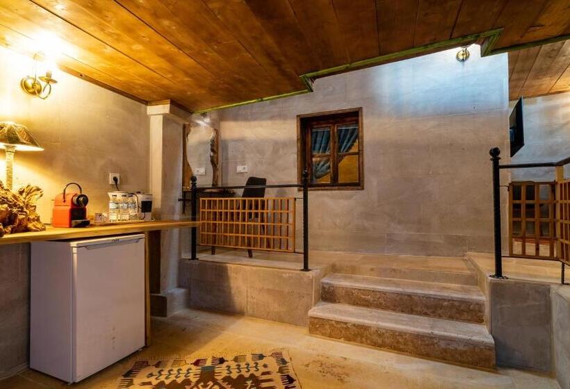 スイート(家族用), Atilla S Cave