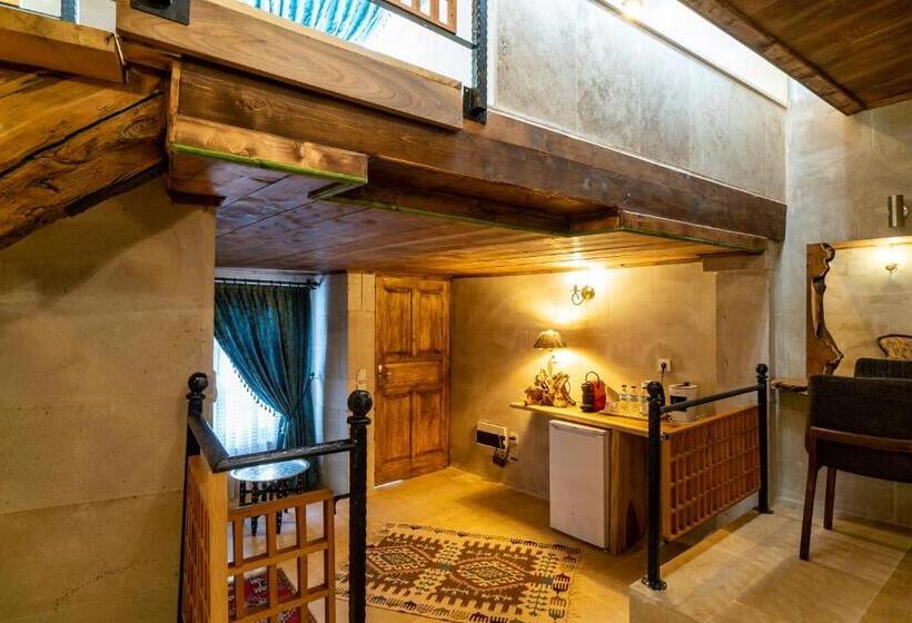 スイート(家族用), Atilla S Cave