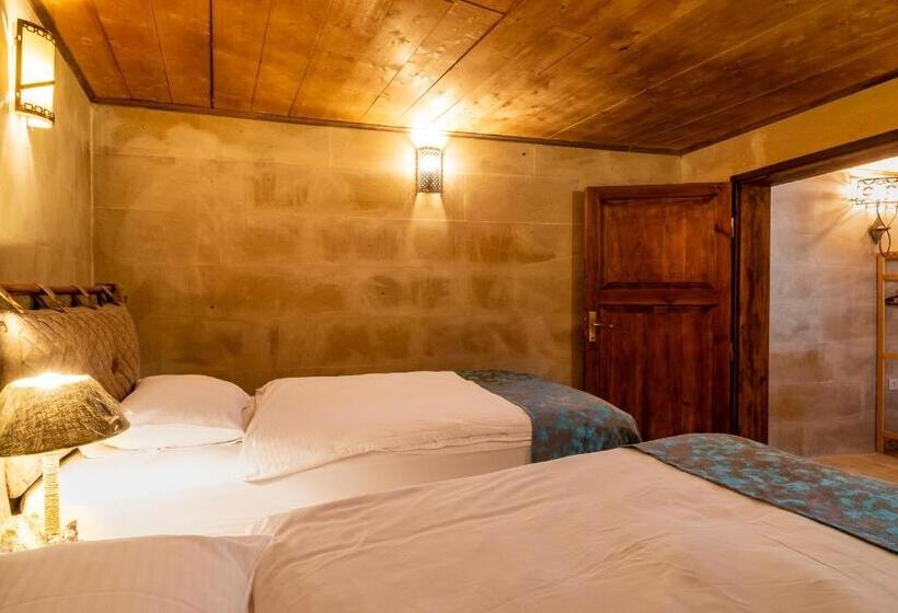 スイート(家族用), Atilla S Cave