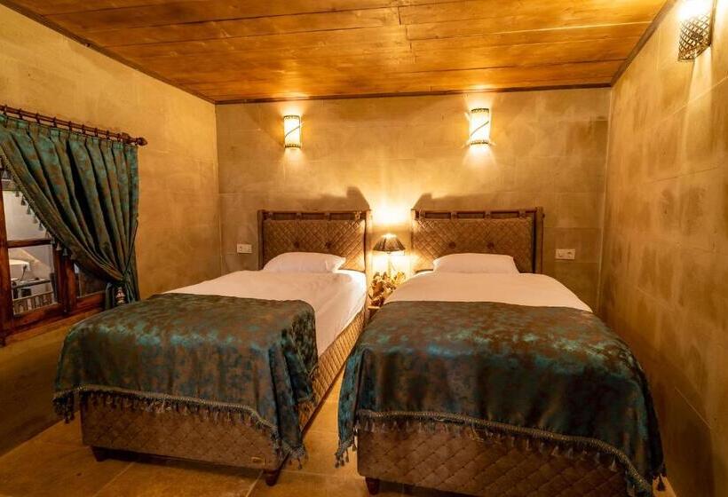 スイート(家族用), Atilla S Cave