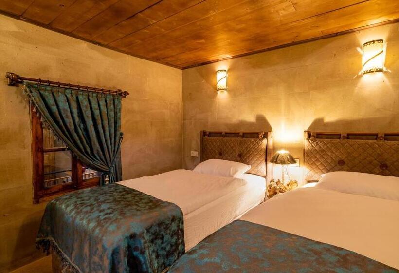 スイート(家族用), Atilla S Cave