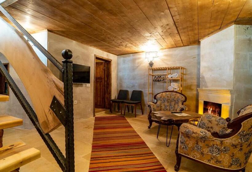 スイート(家族用), Atilla S Cave