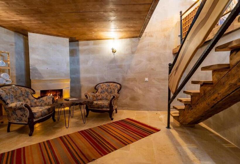 スイート(家族用), Atilla S Cave