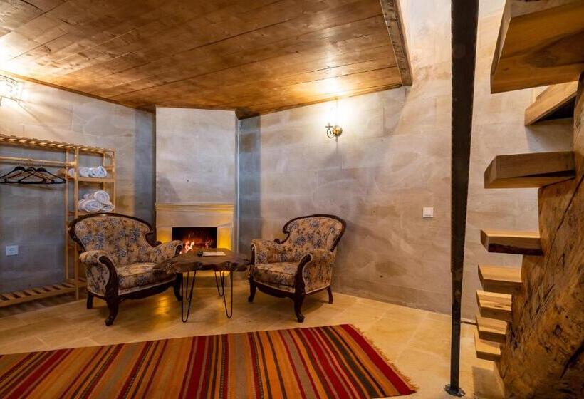 スイート(家族用), Atilla S Cave