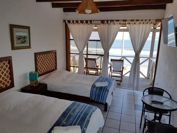 اتاق خانوادگی, Delfines De Chicama