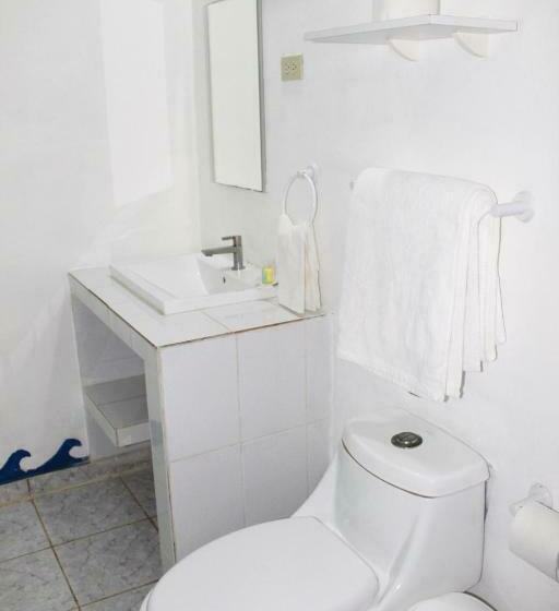 디럭스 룸, Olas Permanentes El Zonte