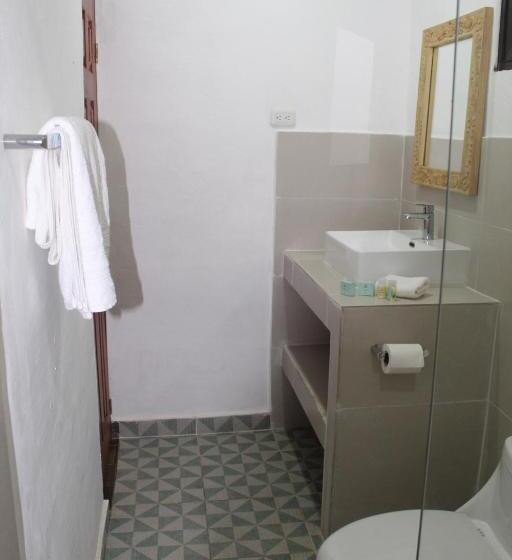 디럭스 룸, Olas Permanentes El Zonte