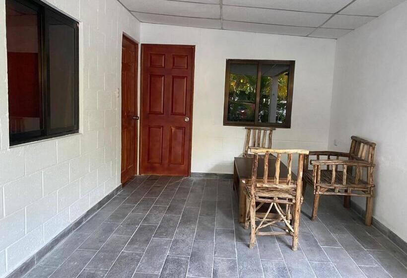 디럭스 룸, Olas Permanentes El Zonte