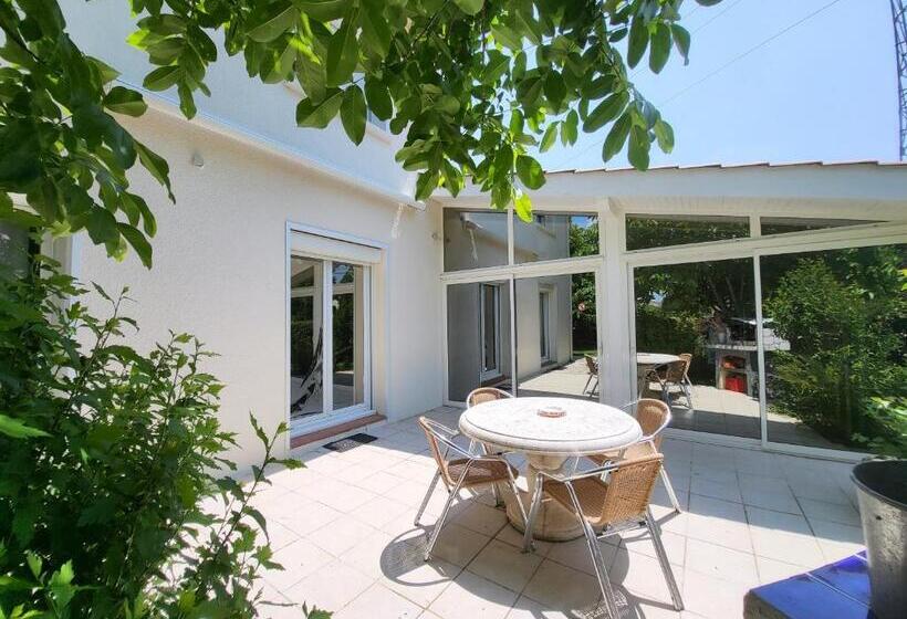 חדר לארבעה סטנדרטי עם נוף לגינה, Maison Venitia