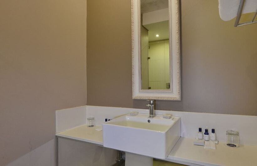 디럭스 룸, Anew Hotel Hatfield Pretoria
