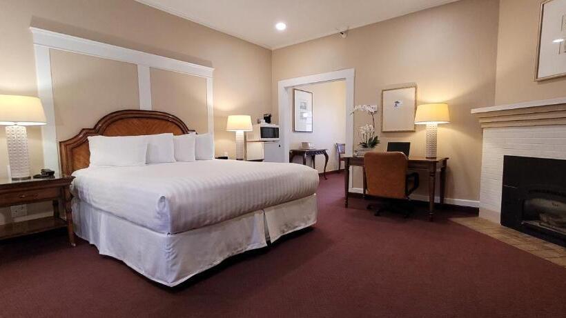 غرفة قياسية سرير كينج, Butterfly Grove Inn