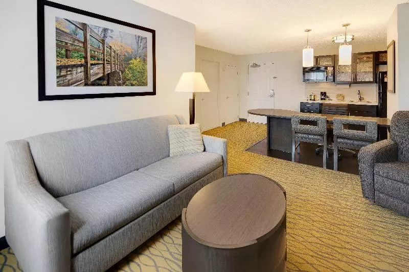 キングサイズベッドのスイートルーム, Candlewood Suites Rogers Bentonville, An Ihg