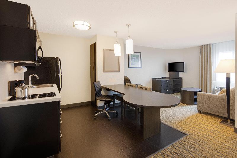 Люкс Кровать Кинг, Candlewood Suites Rogers Bentonville, An Ihg