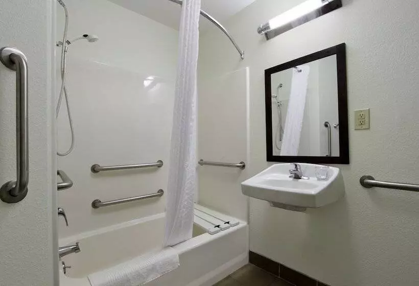 身障者適用スイートルーム, Candlewood Suites Rogers Bentonville, An Ihg