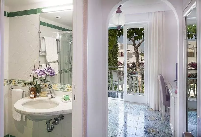 Superior-huone, Continental Ischia