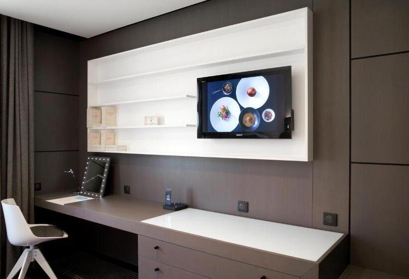 디럭스 룸, La Pyramide Maison Henriroux