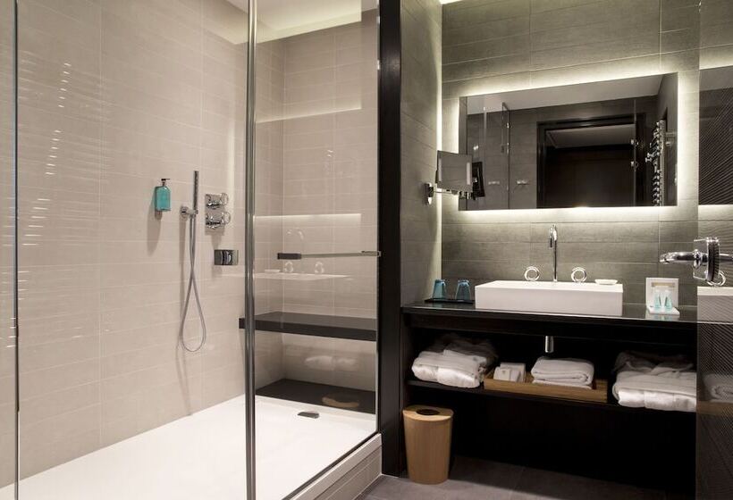 디럭스 룸, La Pyramide Maison Henriroux