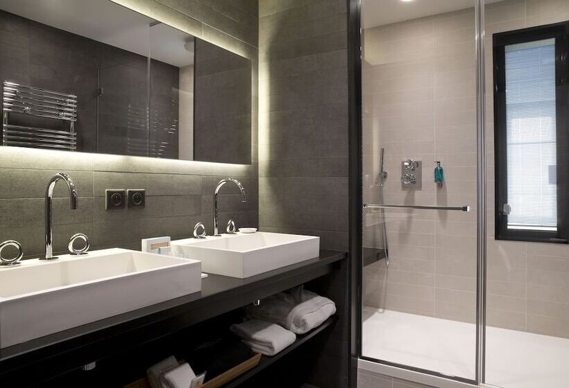 디럭스 룸, La Pyramide Maison Henriroux