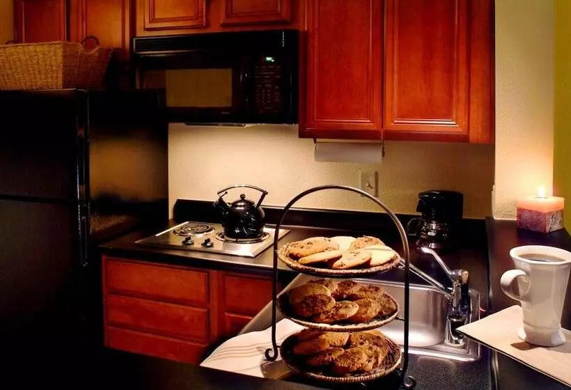 سوئیت برای معلولان, Larkspur Landing Extended Stay Suites Renton