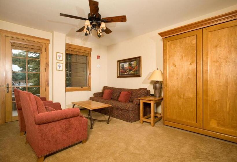 수피리어 스튜디오, Mountain Thunder Lodge