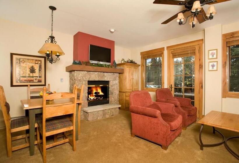 수피리어 스튜디오, Mountain Thunder Lodge