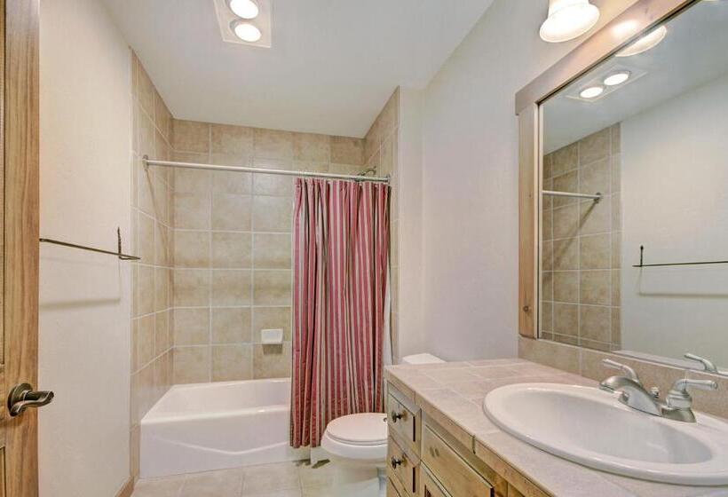 דירת דלוקס 2 חדרי שינה, Mountain Thunder Lodge
