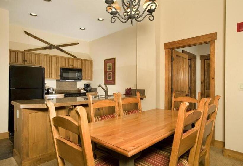 דירת שני חדרים, Mountain Thunder Lodge