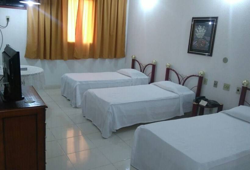 חדר סטנדרט לשלושה, Obeid Plaza