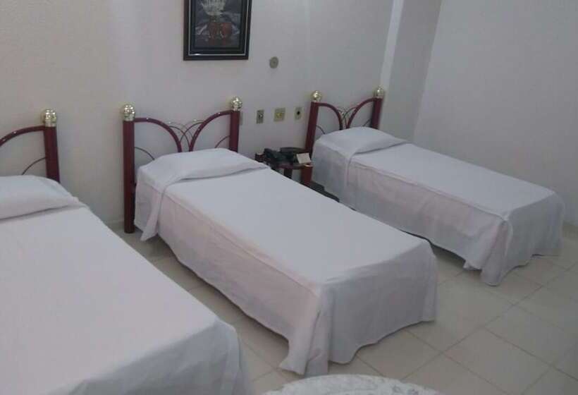 חדר סטנדרט לשלושה, Obeid Plaza