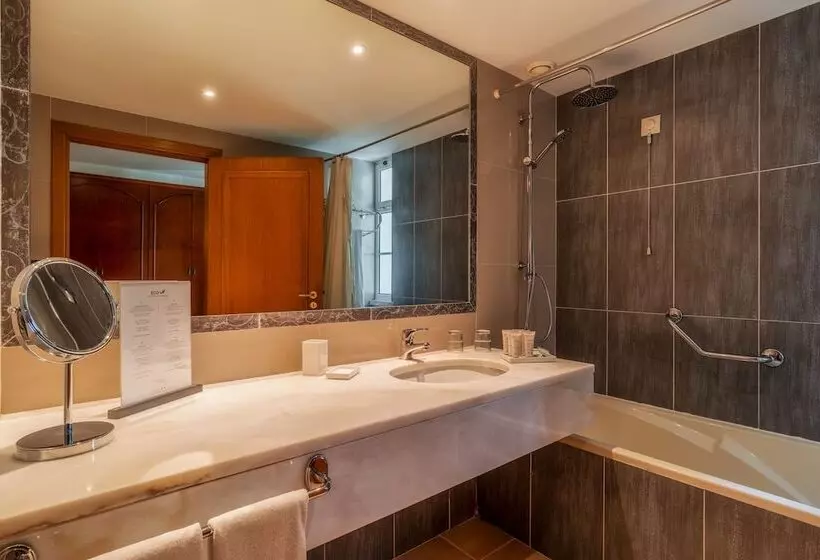 Superior suite with garden view, Quintinha Sao Joao Hotel & Spa