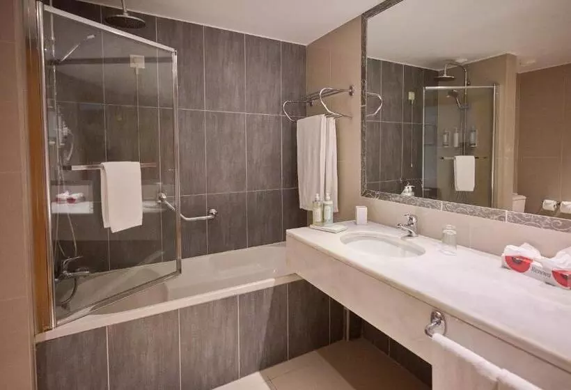 Superior suite with garden view, Quintinha Sao Joao Hotel & Spa