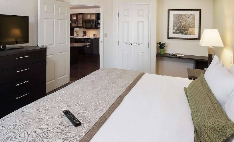 Люкс, Sonesta Simply Suites Detroit Southfield