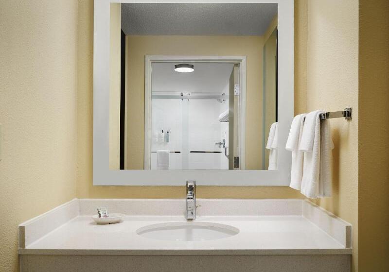 מיטת קינג בסוויטה, Springhill Suites Austin South